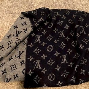 Louis Vuitton scarf